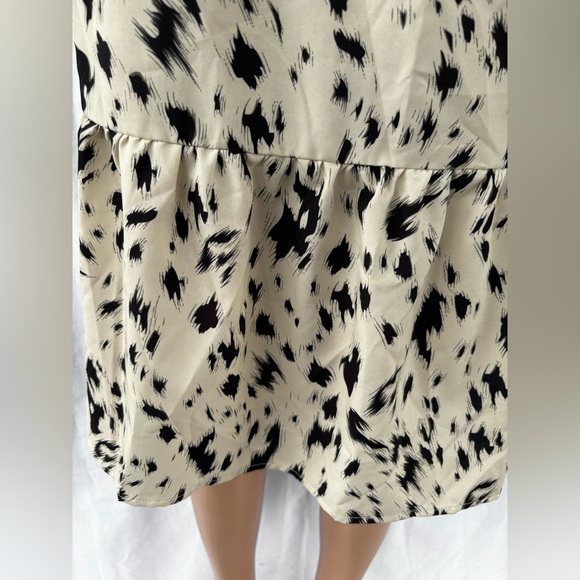 Chic Black and Cream Midi Dress - Picture 9 of 10